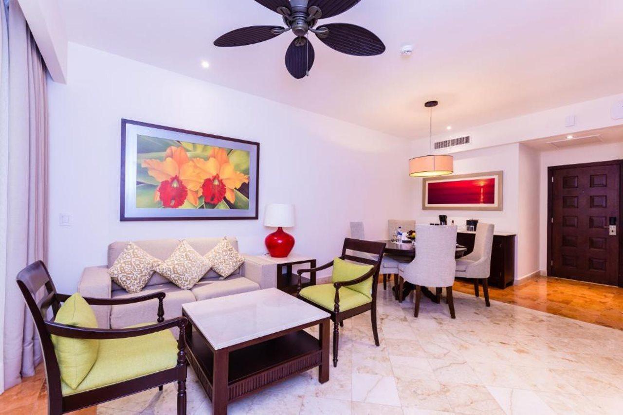 Occidental At Xcaret Destination Hotel Xcaret Park Luaran gambar Living room