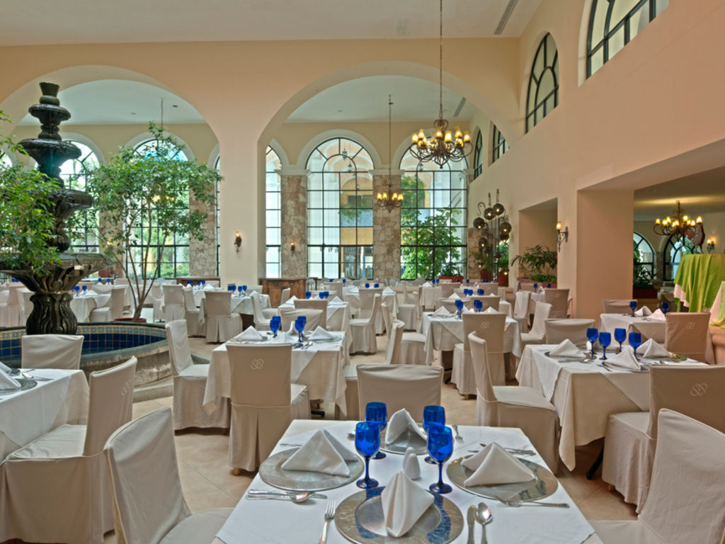 Occidental At Xcaret Destination Hotel Xcaret Park Luaran gambar The restaurant at the hotel